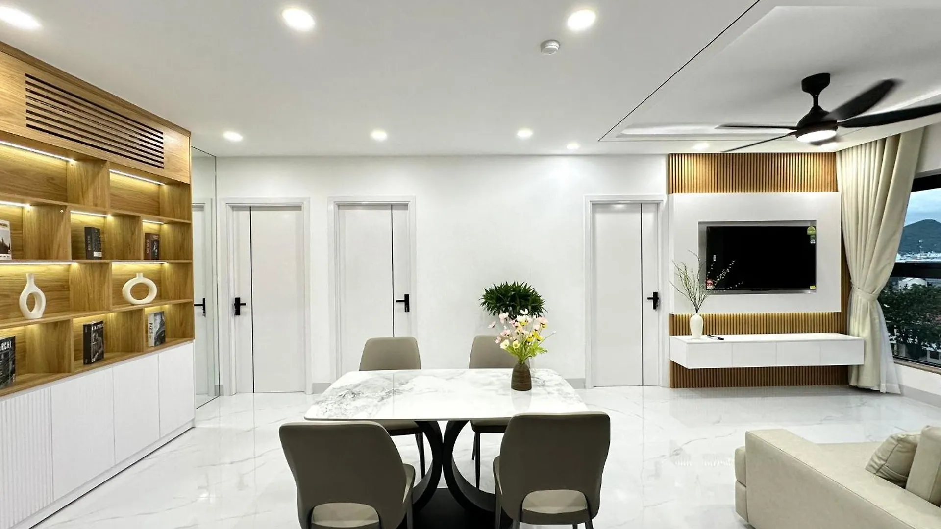 Strand Apartment Nha Trang