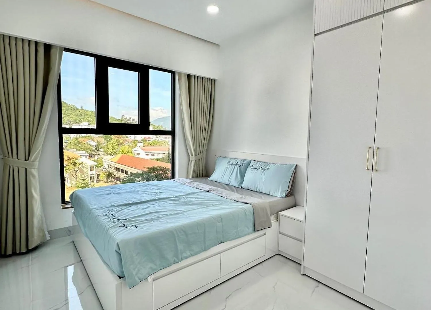 Strand Apartment Nha Trang